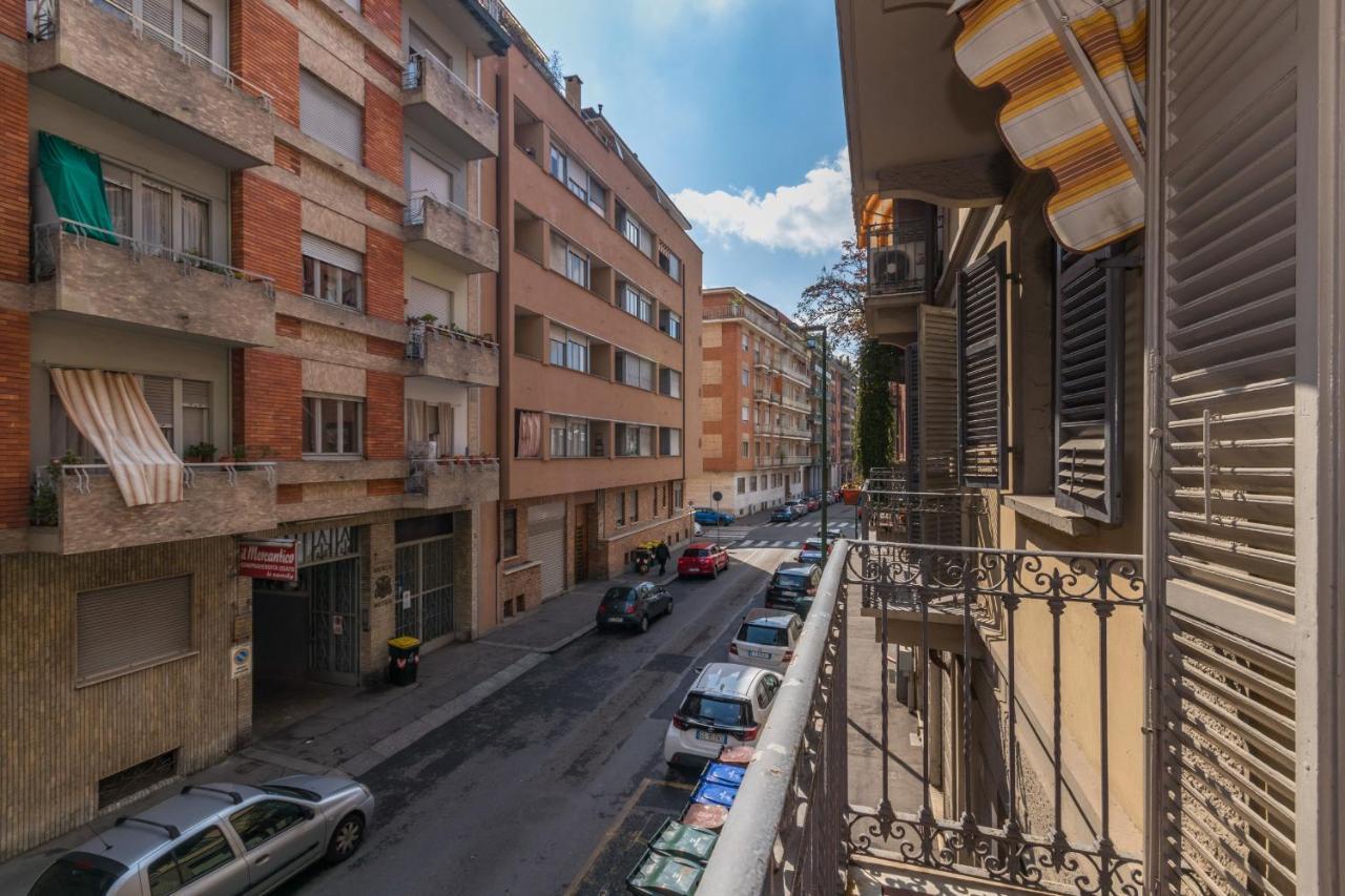 Appartamento In Piazza Adriano In Zona Cenisia Турин Екстер'єр фото